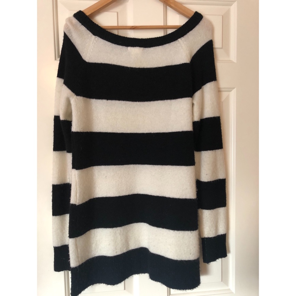 Navy Blue/Cream Sweater